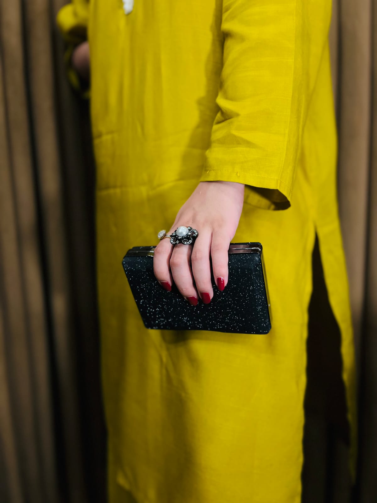 Black ring - By Lunapersona