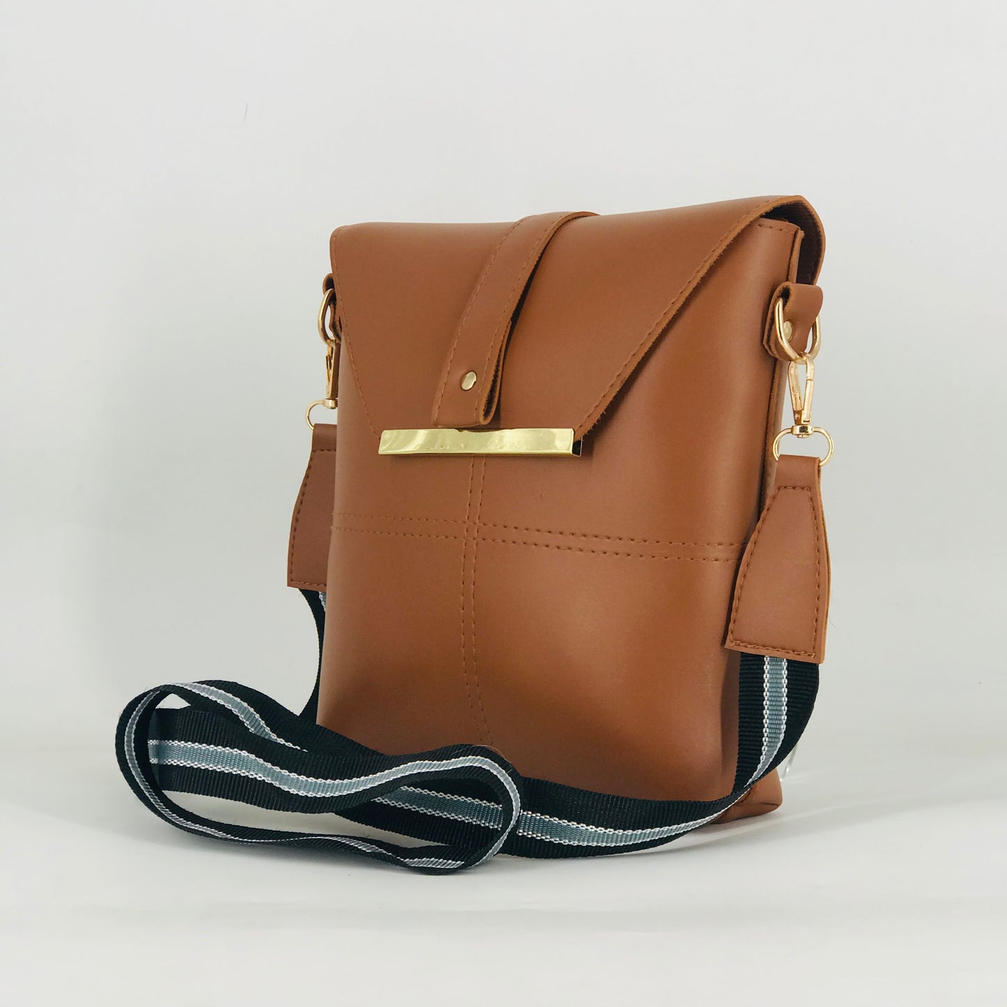 Celeste – Brown Everyday Crossbody by Luna Persona